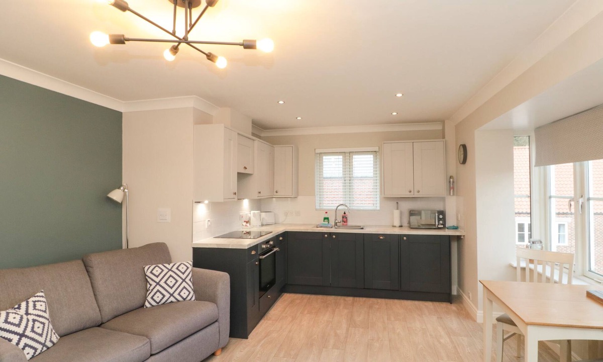 Whitby Cottage | ESTUARY WALK, pet friendly in Whitby