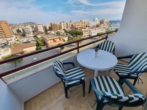Santa Margarida Apartment | ESTUDIO ROSE'N POOL CON PISCINA Y TENIS