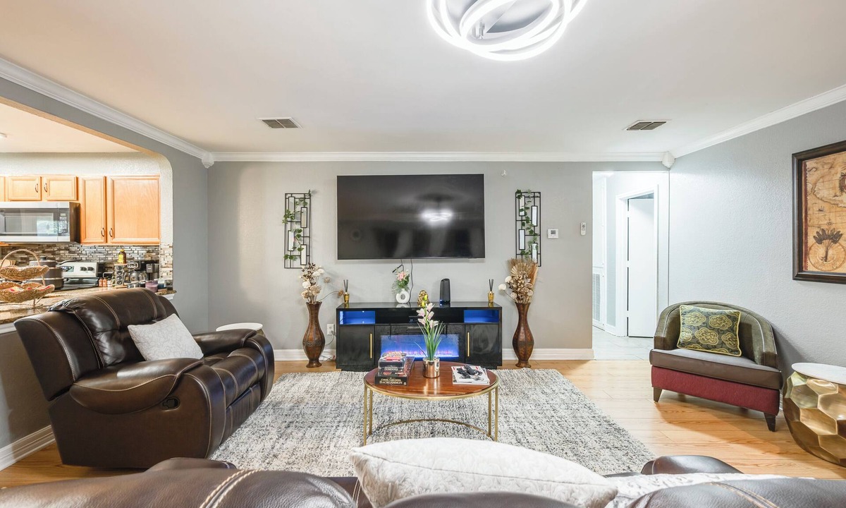 Frisco House | Esty Relaxation 3 bedroom Home in Frisco nnSpacious and centrally located