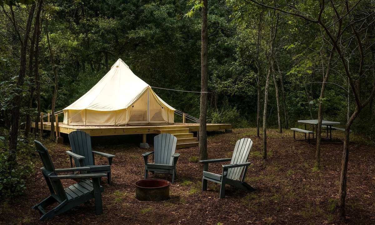 Boss House | Ethereal Glamping Bell Tent Haven Near Sinking Creek, Missouri