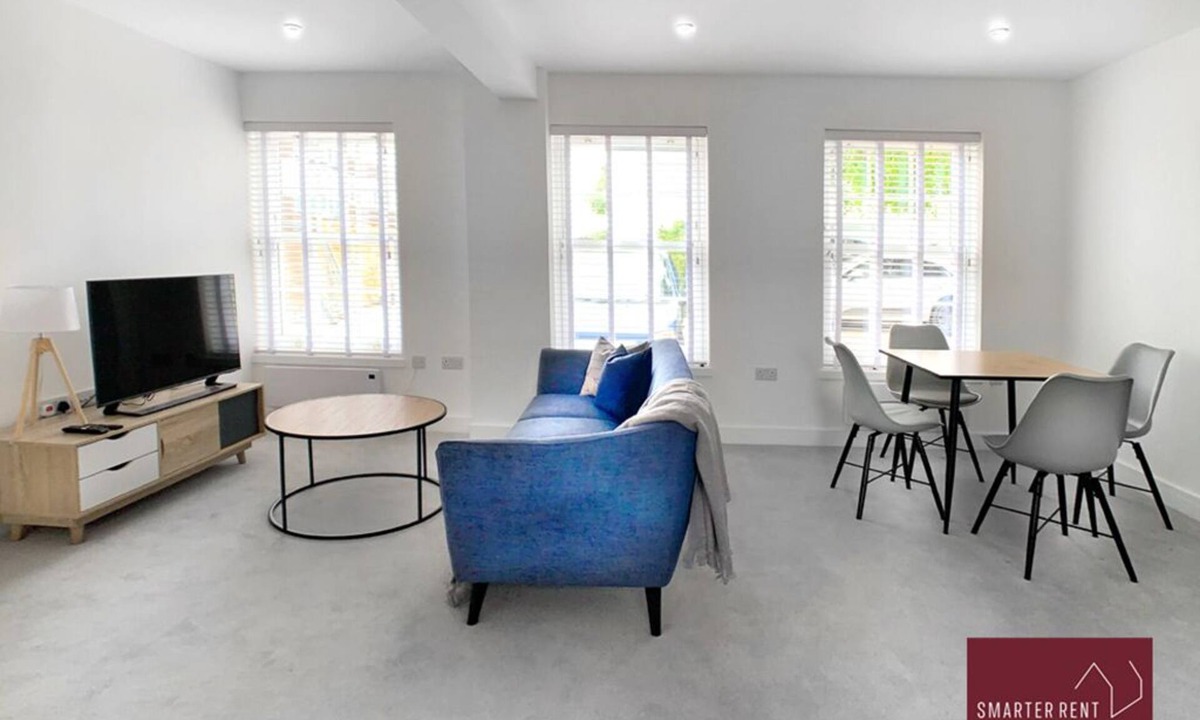 Eton Apartment | Eton, Windsor - 1 Bedroom Flat - With Parking