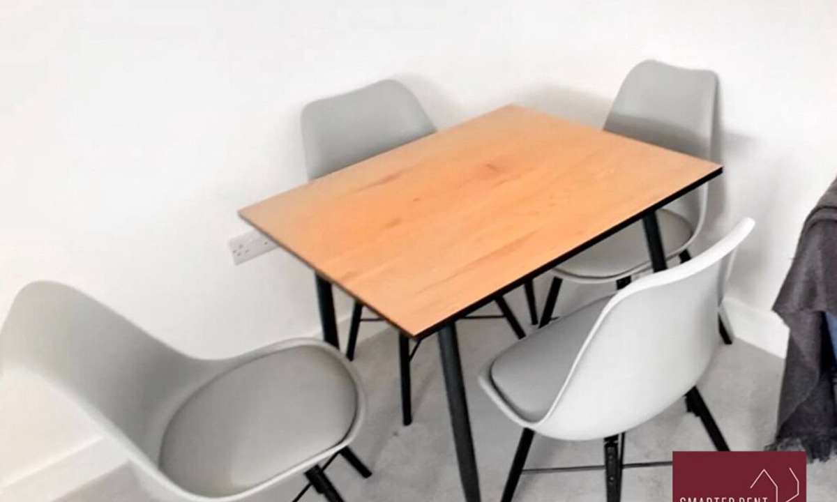 Eton Apartment | Eton, Windsor - 1 Bedroom Flat - With Parking