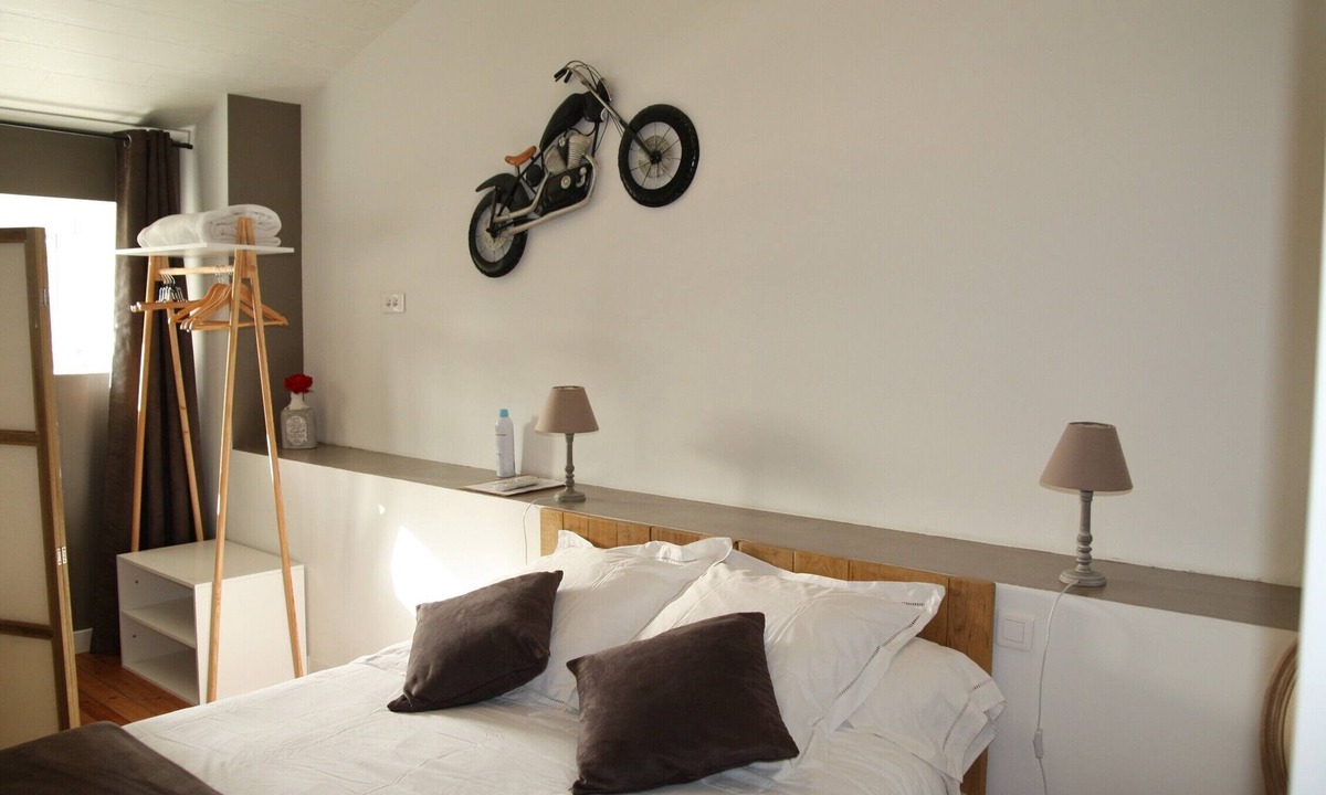 Sevremont Bed & Breakfast | Eugénie - Aux Charmes d’Antan Guest Room with Shared Pool, Terrace & Wi-Fi