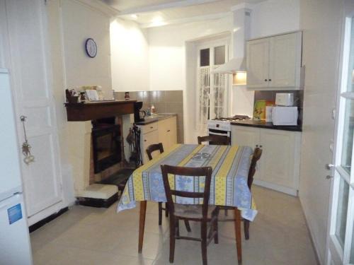 Mortagne-sur-Gironde House | Europe