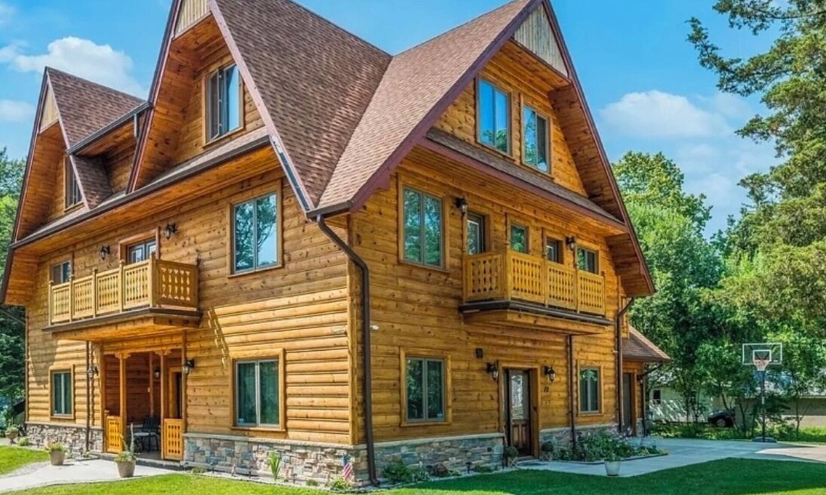 South Haven House | European House