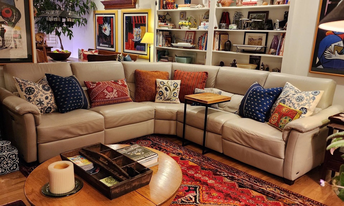 Brookline House | EV CHARGER ● ECLECTIC ● 3 BDRM ● 3 BATH ● PATIO ▪︎ GARAGE ▪︎ MIN TO DNTWN