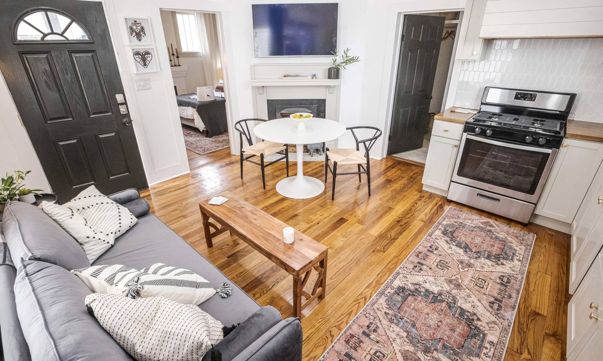 Downtown House | Evangeline A in Lafayette