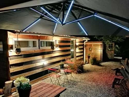 La Remaudiere Ski Chalet | Evasion insulaire mystérieuse