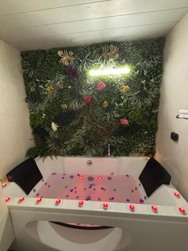 Carquefou Apartment | Evasion romantique, Jacuzzi Massage luminothérapie