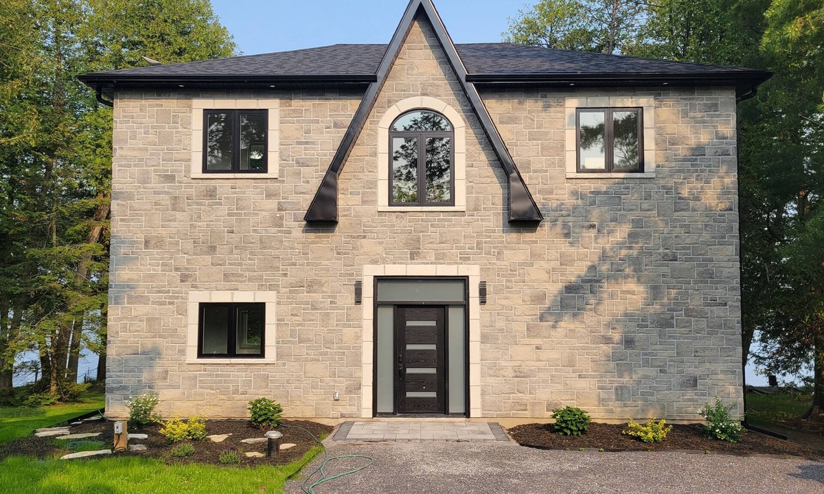 Stone Mills House | Evening Glory on the Lake: Luxury Getaway