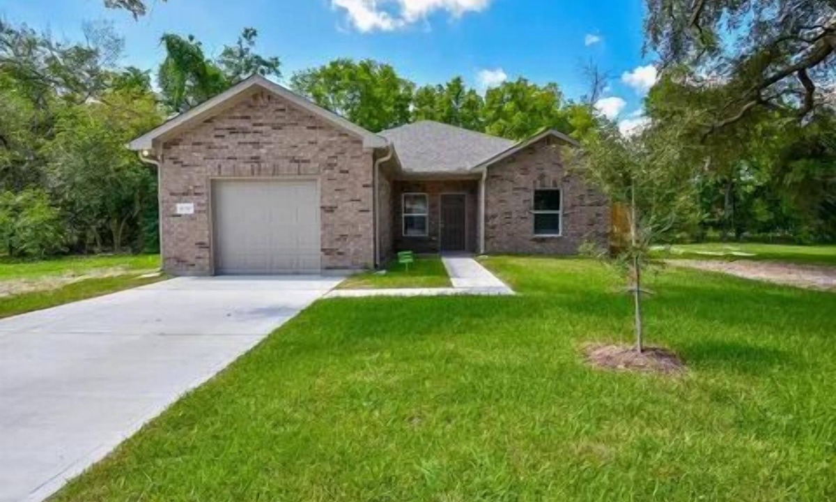 Northeast Houston House | EVENTS ALLOWED Min to FIFA Spacious 4 bed 2 bth home Downtown Houston Sleeps 15+