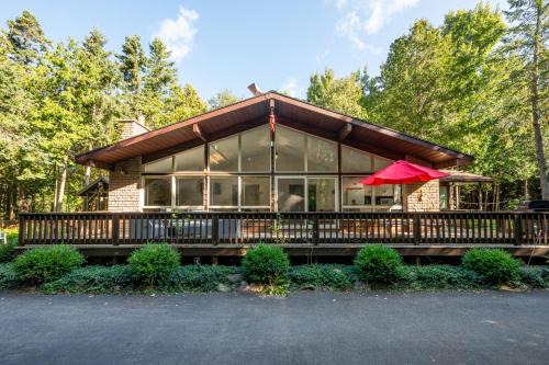 Tobermory Ski Chalet | Evergreen Escape - Tobermory Chalet and Sauna