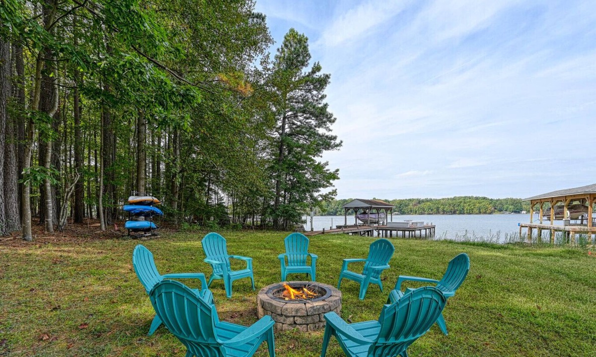 Bumpass House | Evergreen Escape- Waterfront Home, Kayaks, Updated