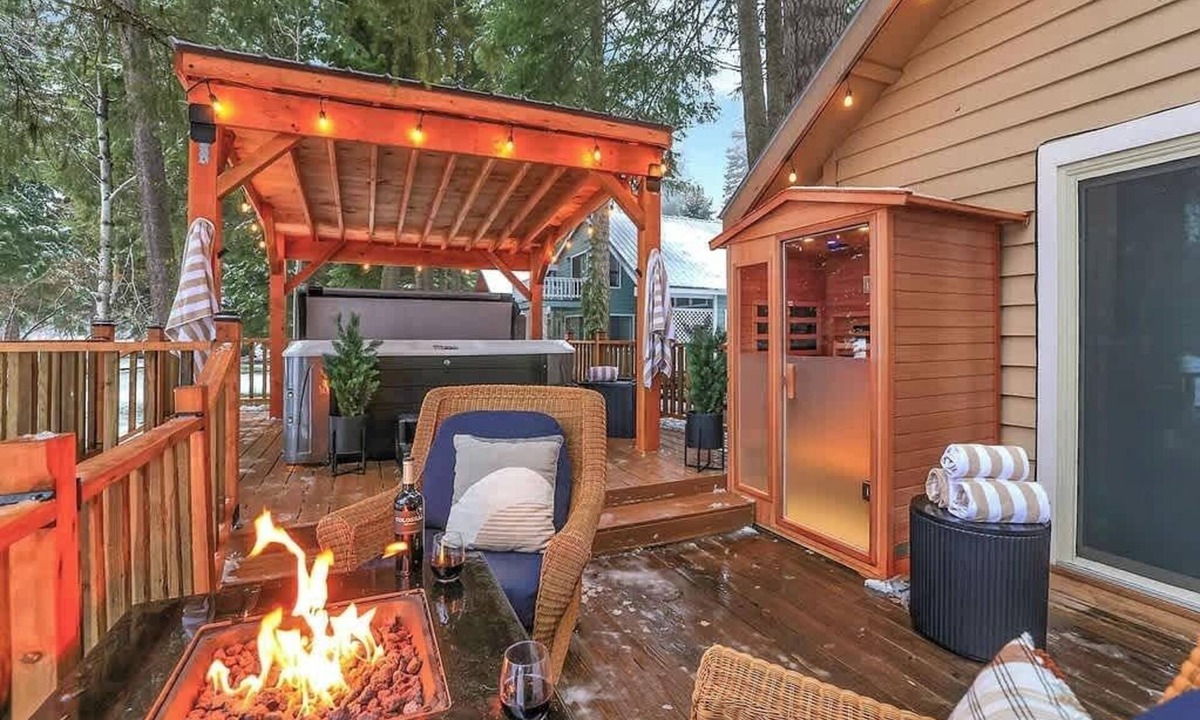 McCall Cabin | Evergreen · Golf Course! Hot Tub Sauna Firepit Pets