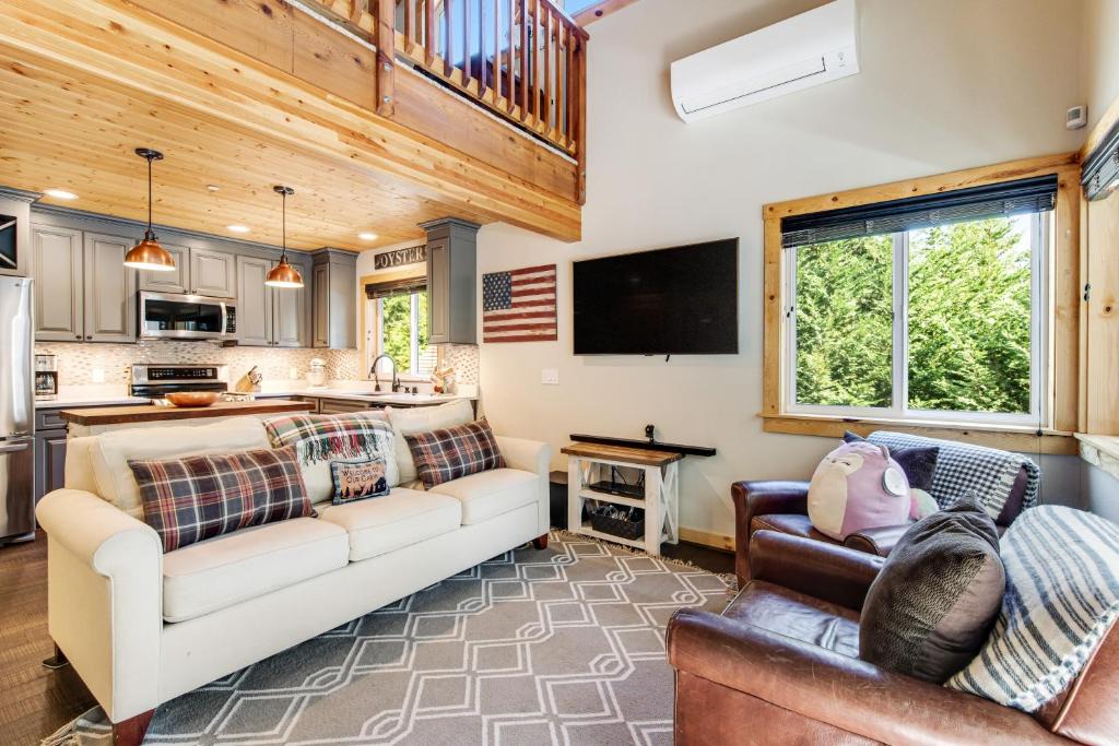 Lilliwaup House | Evergreen Grove