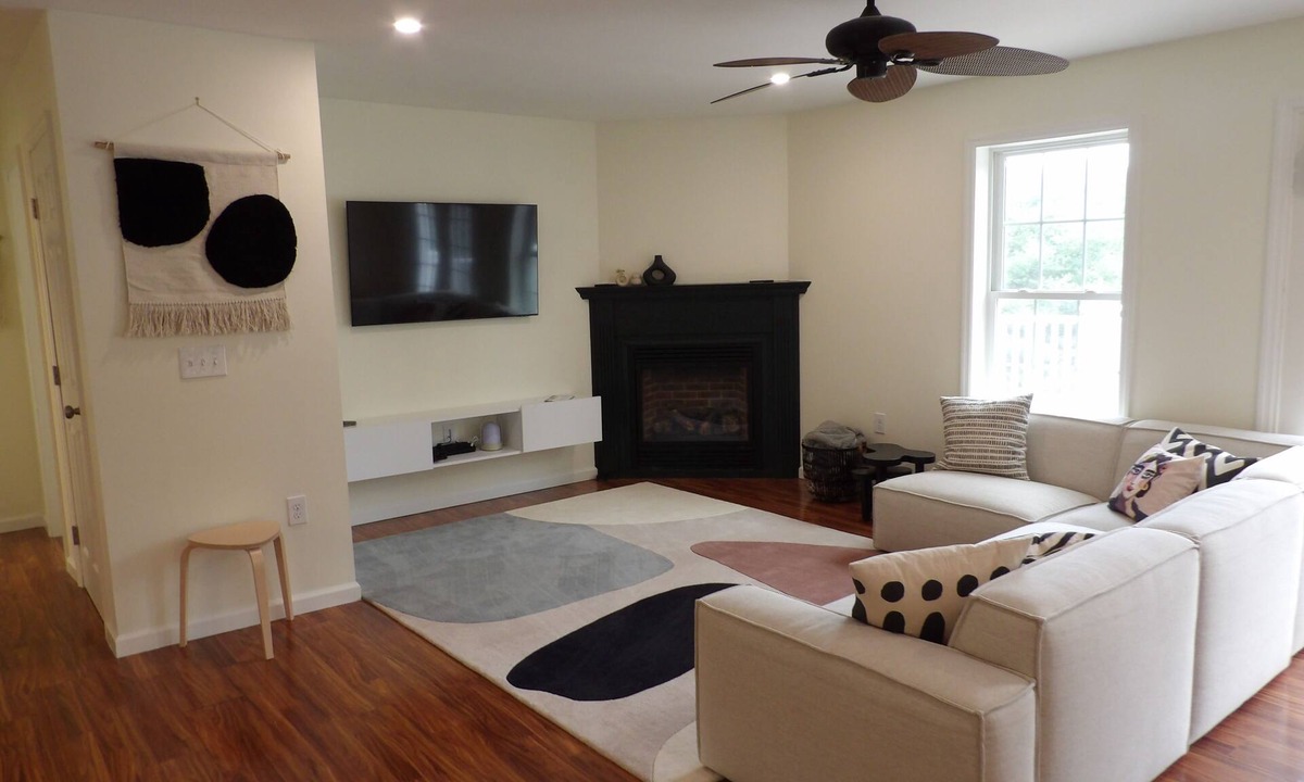 Valatie House | Evergreen House with Hot Tub