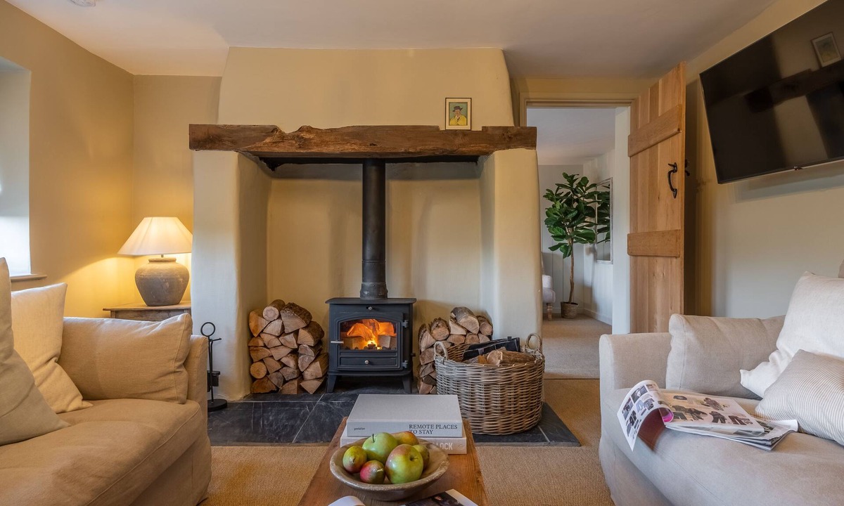 Holt House | Evergreen, Thornage, Norfolk