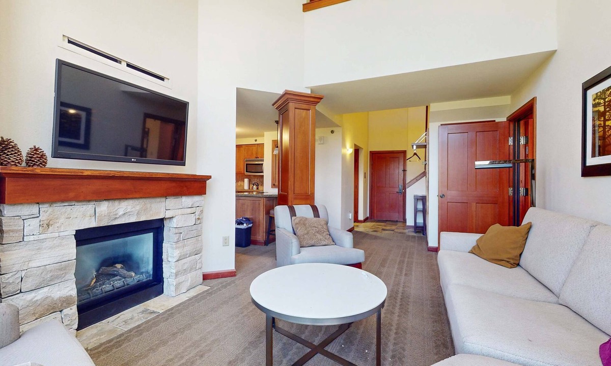 Olympic Valley Condo | Everline Resort & Spa Ski-in-ski-out condo with elevator, pool, hot tub, & spa