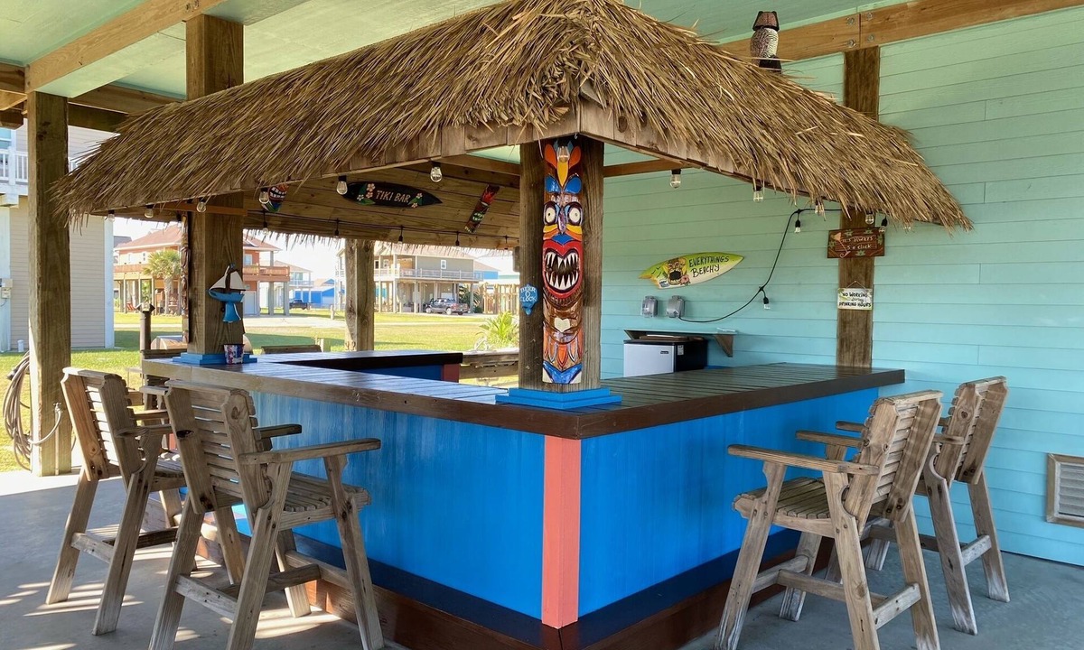 Port Bolivar House | Everything Beachy! Beautiful home Close to the Beach