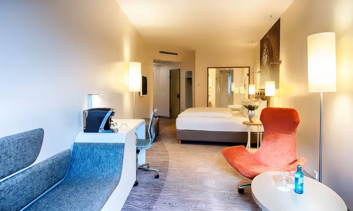 Bahnhofsvorstadt Hotel | Everything You Need for an Unforgettable Escape! Pets Are Welcome Here!