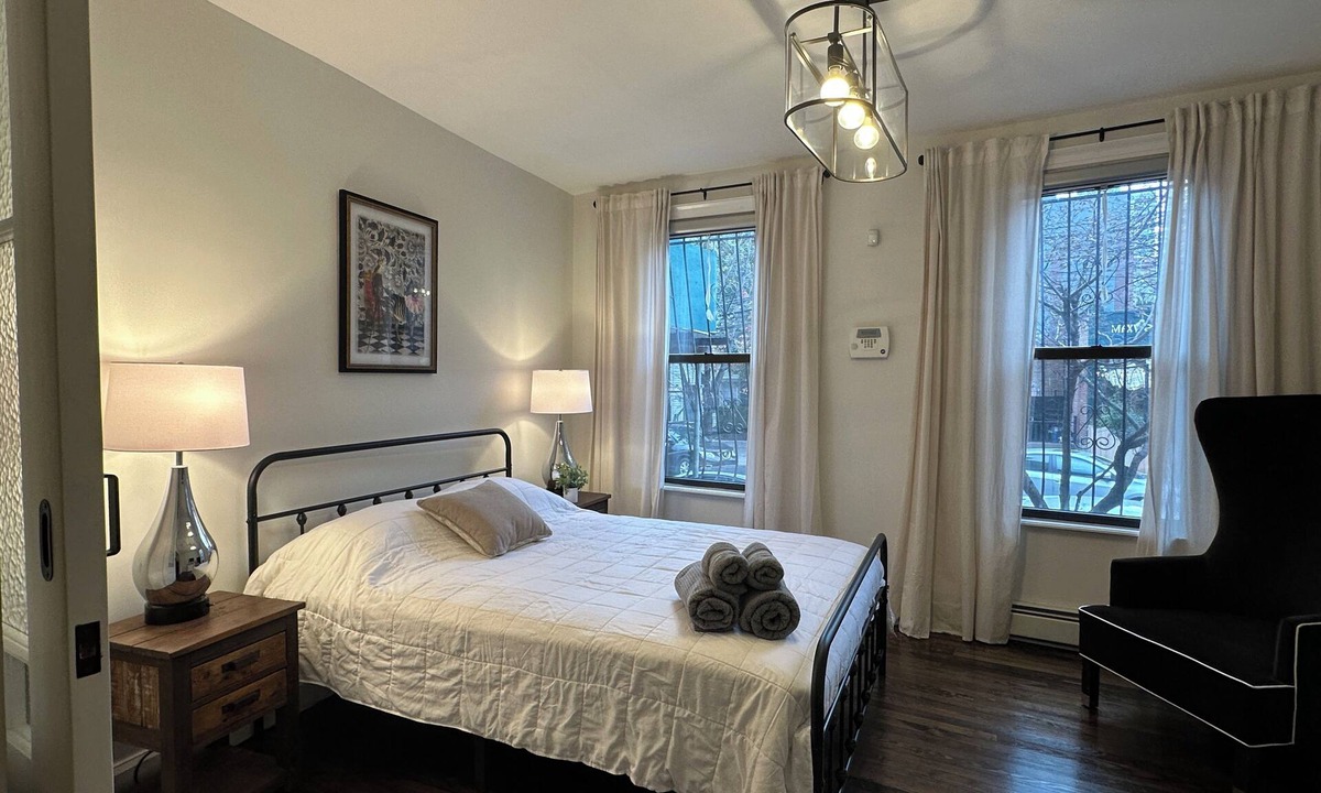 The Village Apartment | Exc Location & Comfortable Apt 2BD 1BA Downtown JC 12 min to NYC