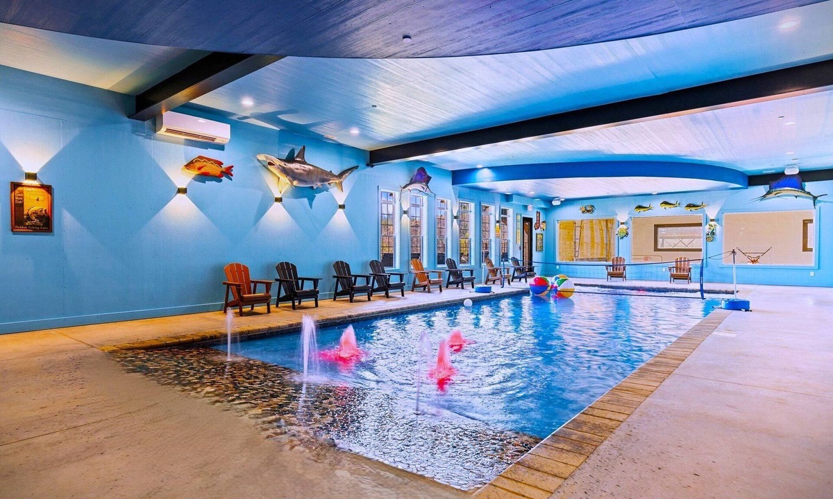 Sevierville Cabin | Excalibur: Pickleball, Duck Pin Bowling, Indoor Pool, 9 Hole Golf