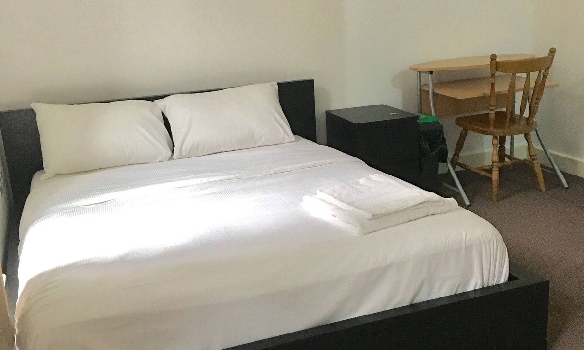 Royal Docks House | Excel, executive double rooms ! £99 for 2rooms !
