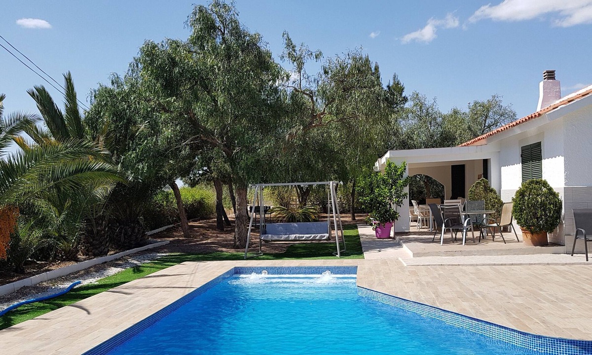 Alicante Ski Chalet | Excelent house in front of Golf filds/privat pool