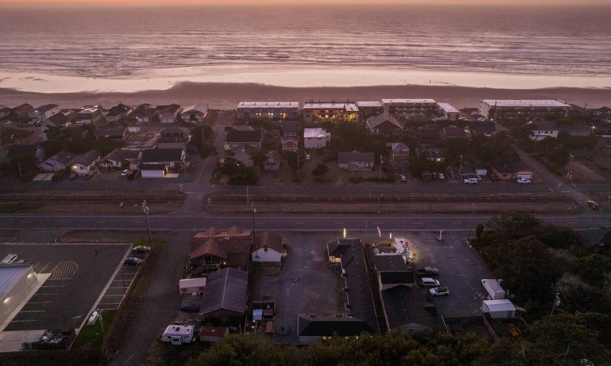 Rockaway Beach Condo | Excellent Location, *Pet Friendly*, 2 Blocks From Beach, Small Kitchen, WiFi, Fire-Pit, Unit #2