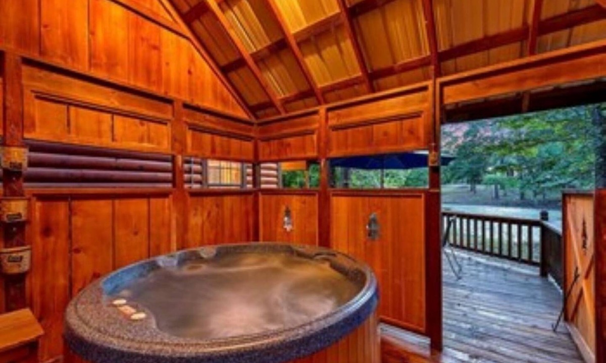 Broken Bow Cabin | Excellent location! Pond View Near Beavers Bend