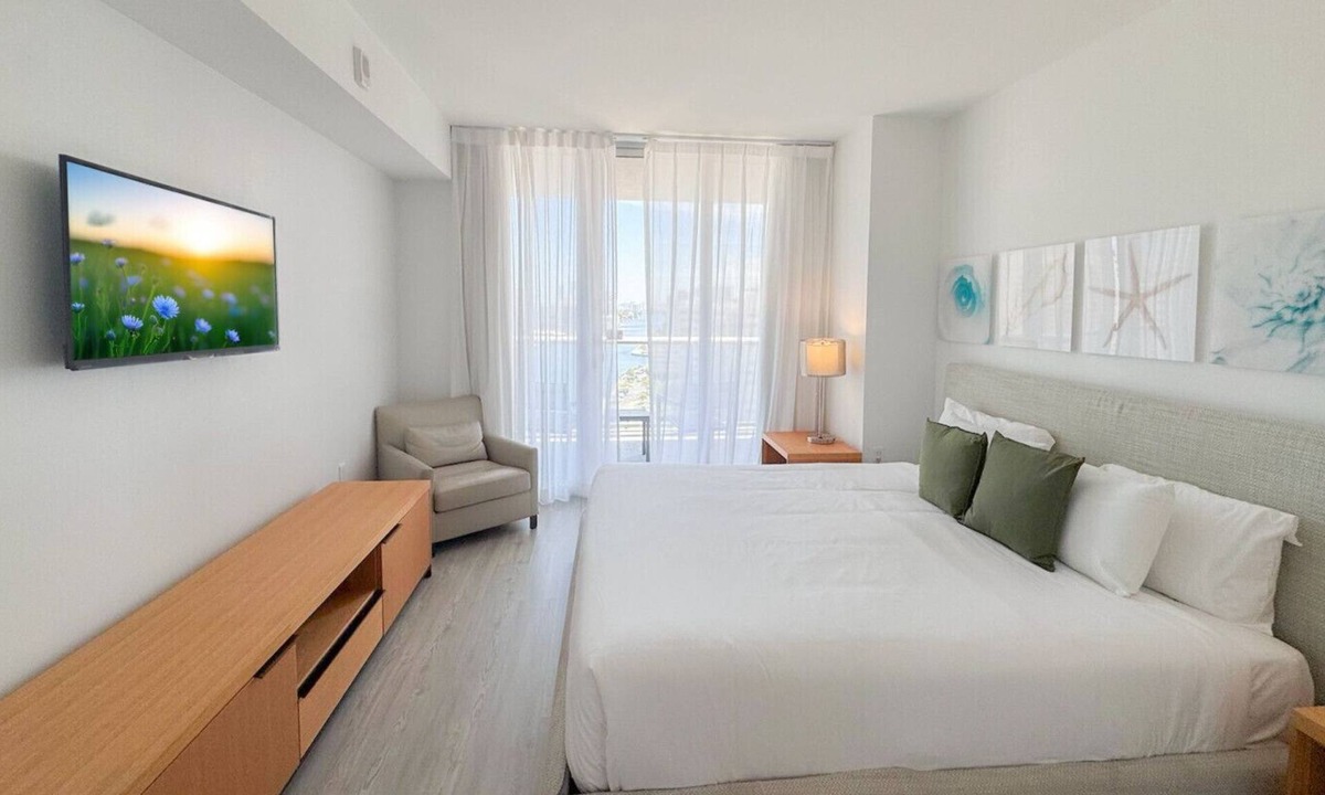 Hallandale Beach Apartment | Excellent one bedroom with Great View