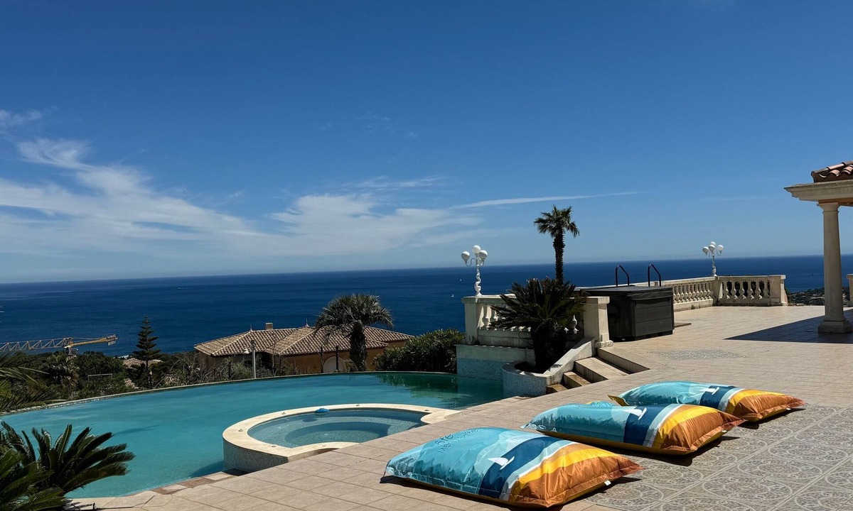 Saint-Aygulf Villa | EXCEPTIONAL VILLA