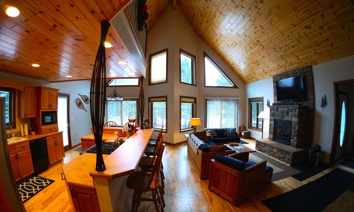 Harbor Springs Ski Chalet | Exceptional Chalet near Harbor, Nubs Nob and Boyne Highlands Ski and Golf Resort