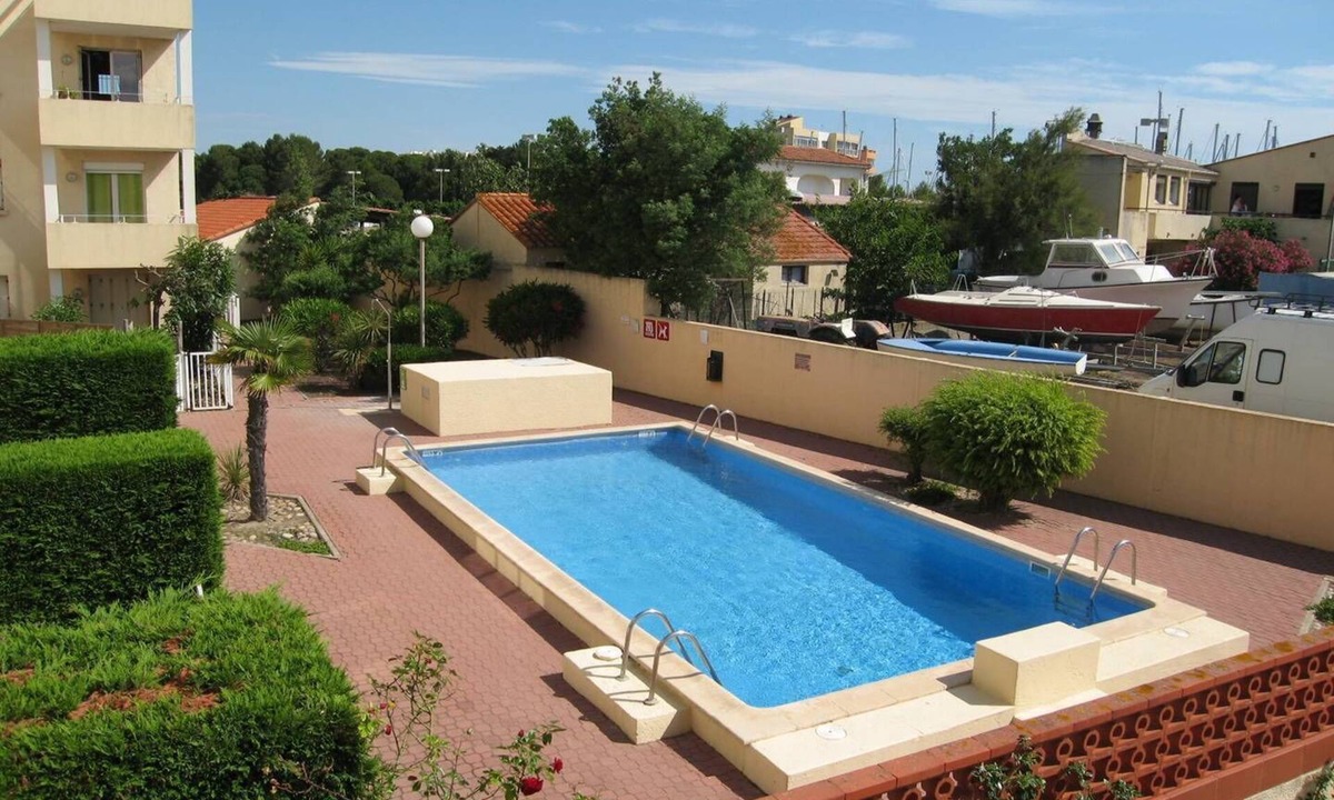 Saint-Cyprien Plage Apartment | Exceptional setting for this air-conditioned one-bedroom apartment with swimming pool - 4YACHT37