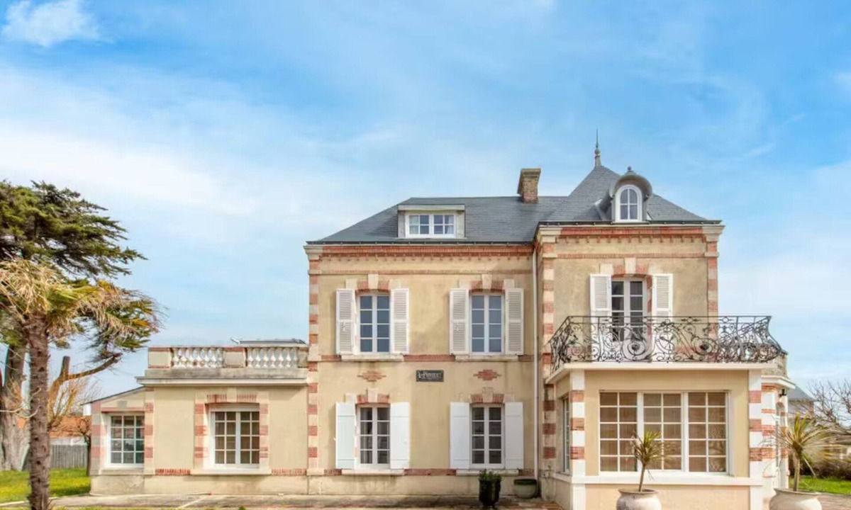 Saint-Jean-de-Monts Villa | Exceptional residence 80 metres from the beach
