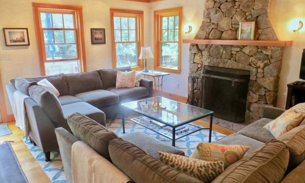 Aquinnah House | Exceptional home w/AC, modern amenities, private & peaceful, walk to beach.