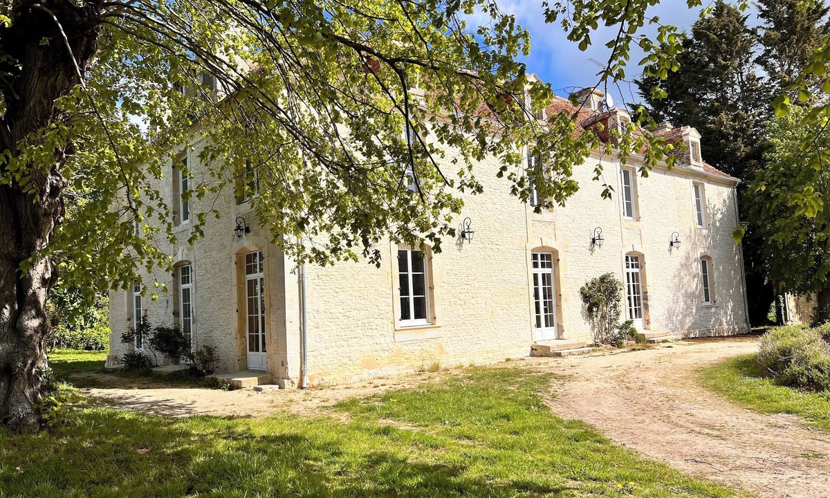 Argences House | Exceptional Manor House in Normandy – 6 En-suite Bedrooms – History & Elegance