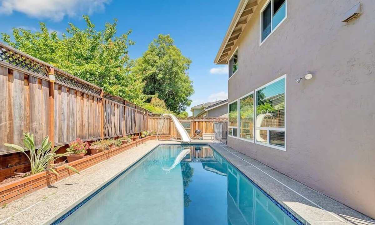 Edenvale House | Exceptional/Pool/Mountain view/2300Sqft²/King/4B/2.5B/400MB+Spd