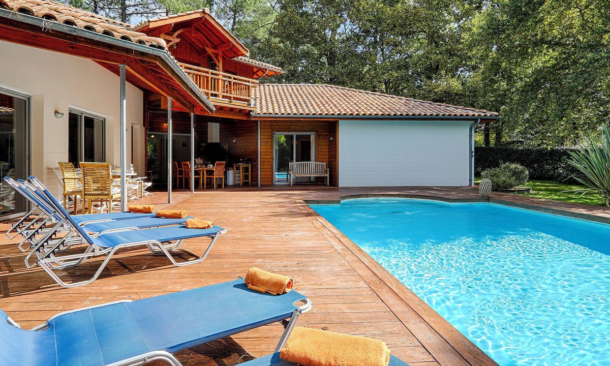 Biscarrosse Villa | Exceptional residence on the Biscarrosse golf course with heated swimming pool