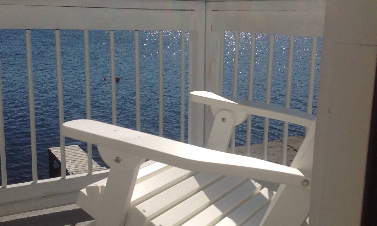 Surry Cottage | Exceptional Toddy Pond Cottage with C/A