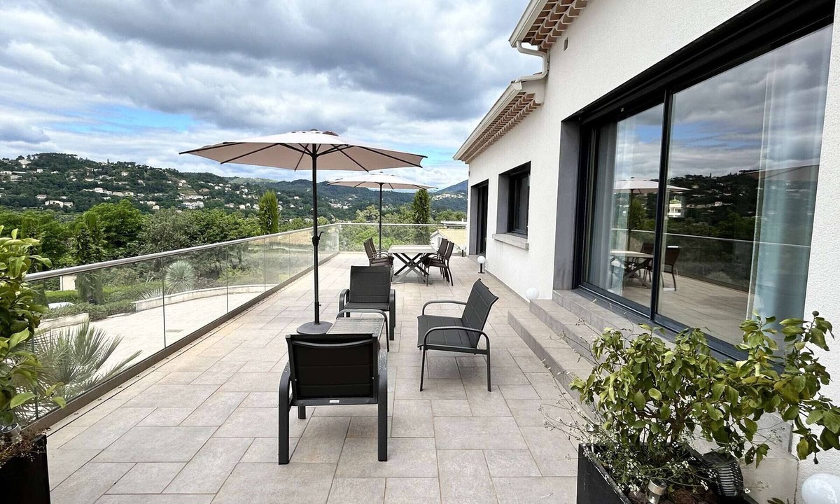 Ucel House | Exceptional Villa with Private Pool, Jacuzzi and Air Conditioning