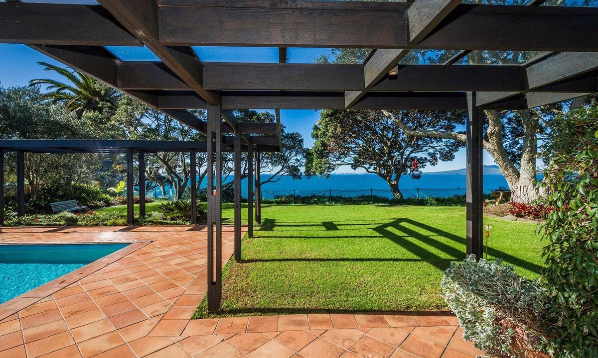 Campbells Bay House | Exceptional Waterfront House