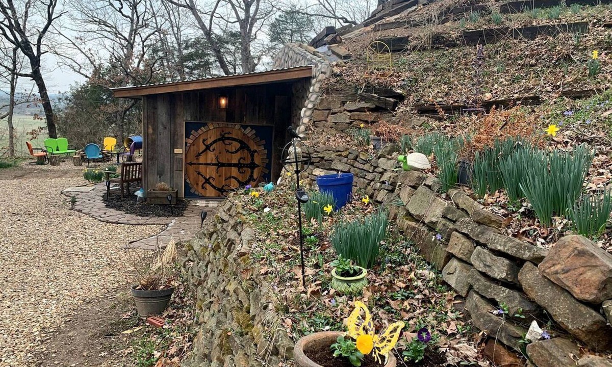 Fayetteville House | Exciting Hobbit House Rental Ideal for a Fun Vacation in Arkansas