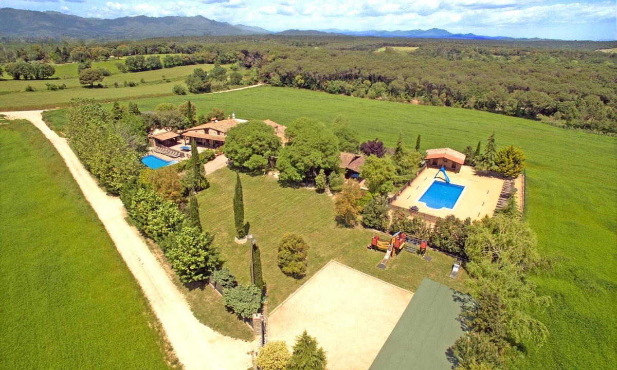 Riudarenes Villa | Exclusive 14 Bedrooms Villa in Spain|2 Large Pools|Near Beaches
