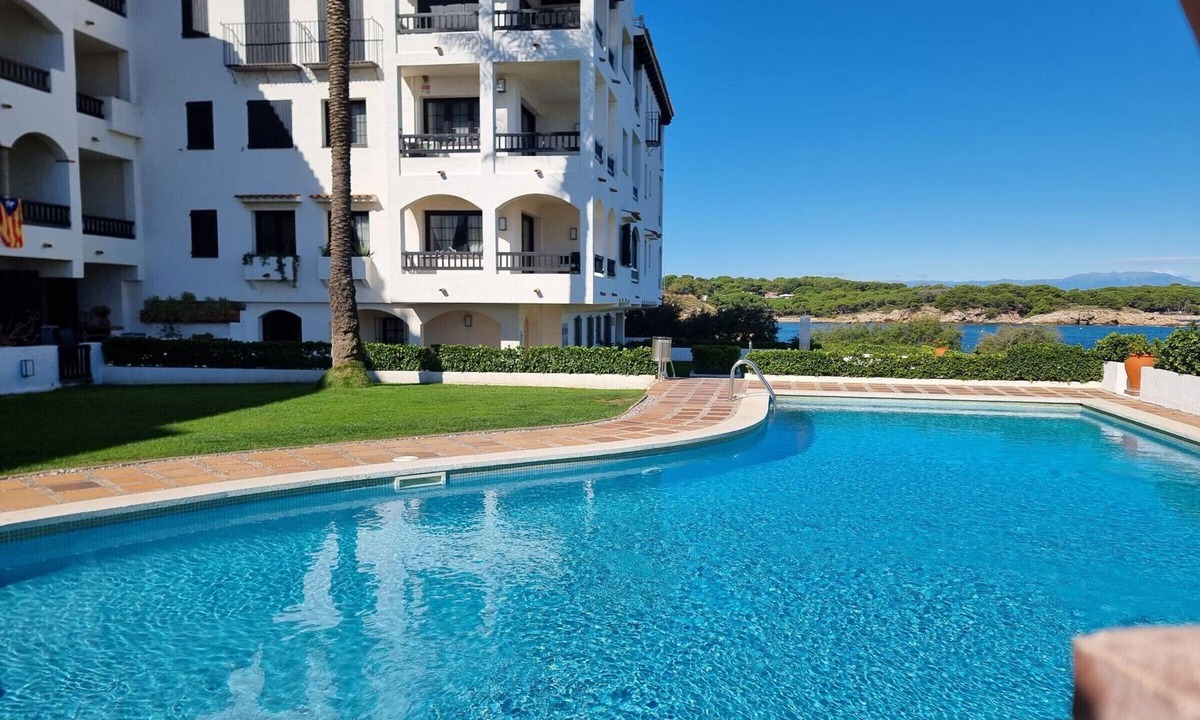 Pedrinya Apartment | Exclusive apartment 50m from the beach with pool in L'Escala