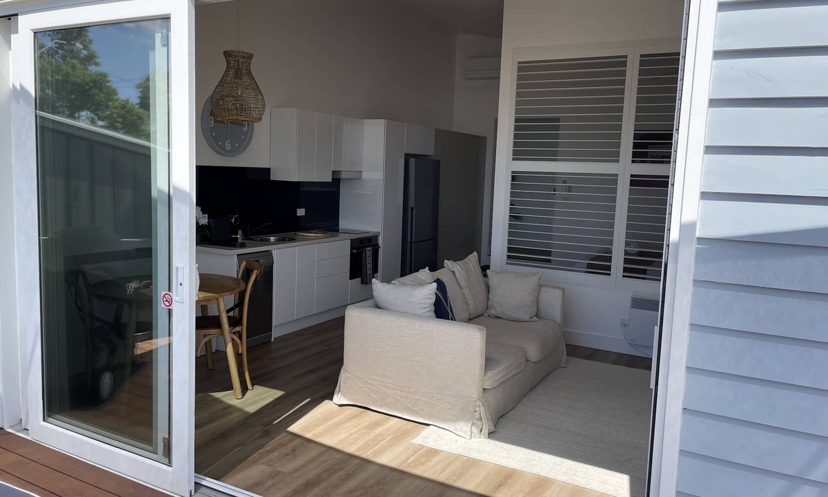 Safety Beach Apartment | Exclusive Beachfront Getaway