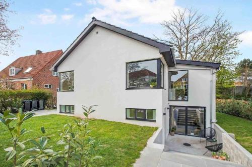 Kongens Lyngby Apartment | Exclusive First Floor with Designer Touches