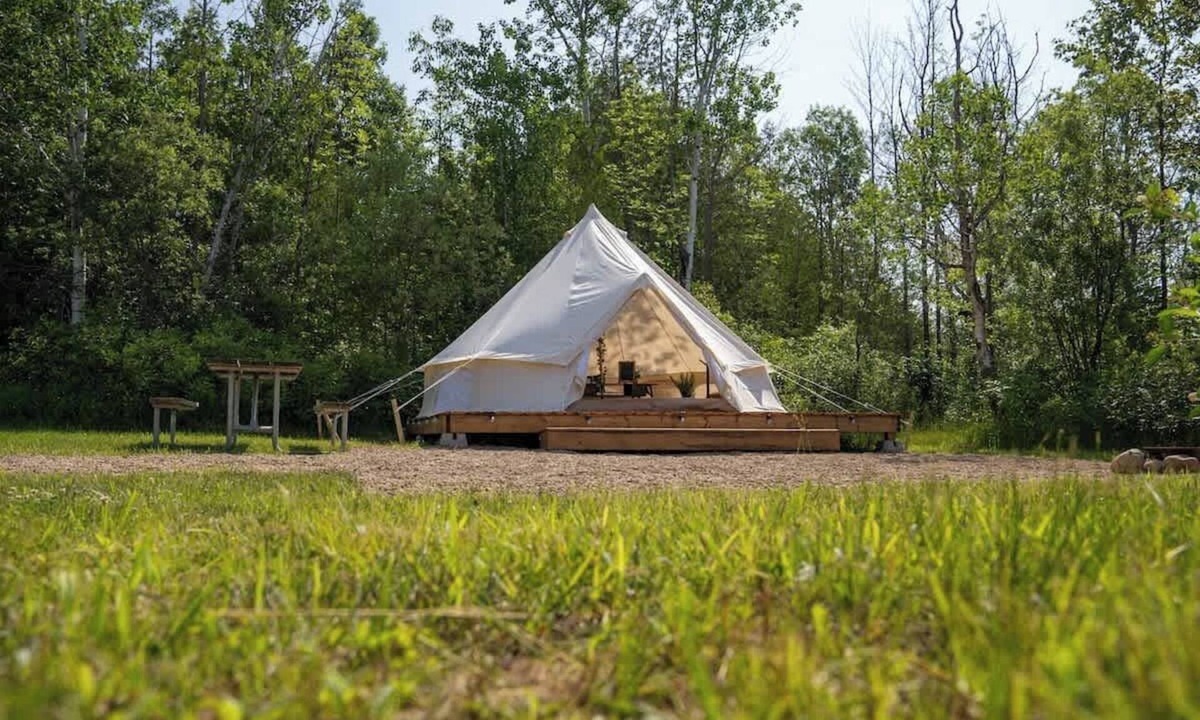 Miller Lake House | Exclusive Glamping Retreat w/Spa Access