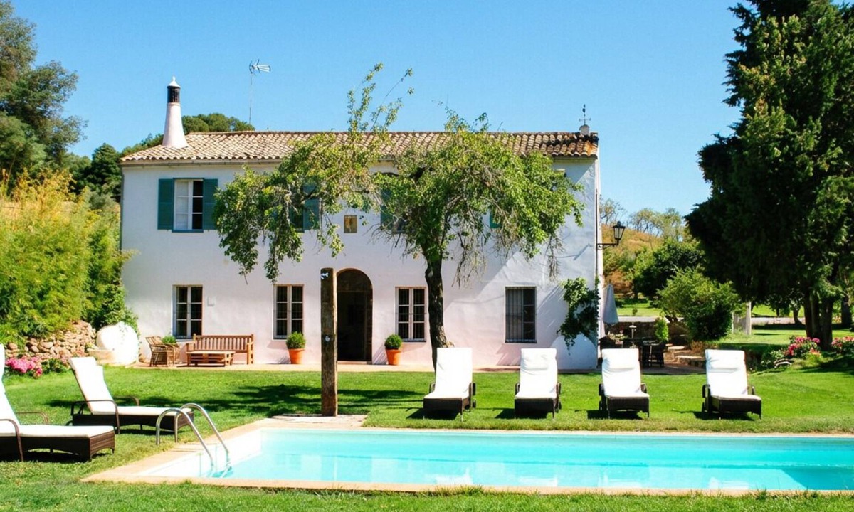 Constantina House | Exclusive house. Large garden & pool. Quiet. Walking distance from nice village