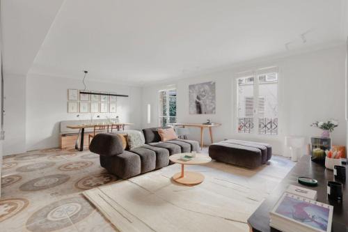 Saint-Thomas-d'Aquin Apartment | Exclusive Luxury 1BR with AC, Prime 7th